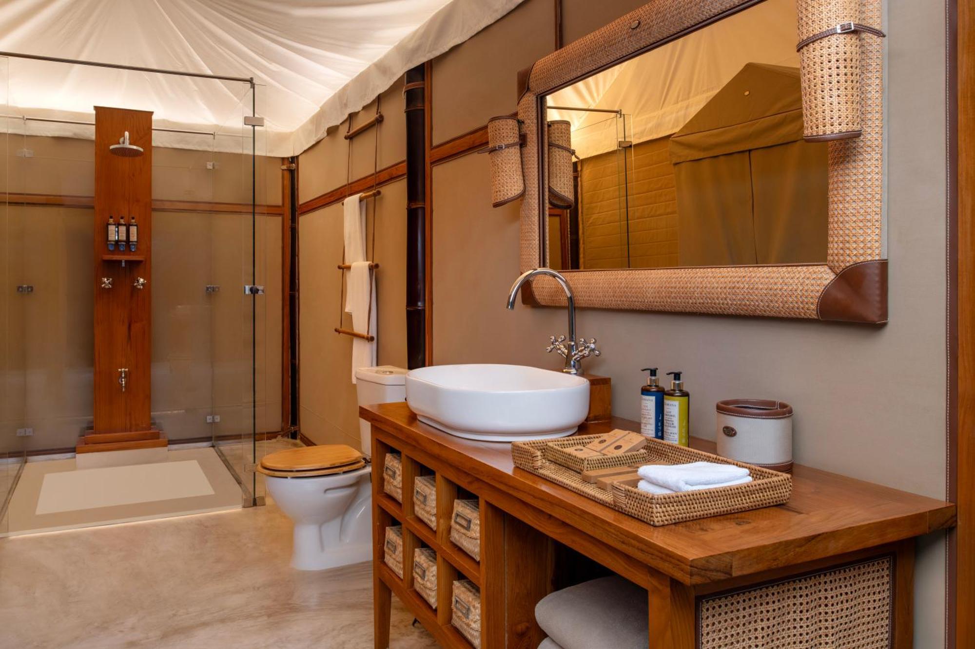 The Outpost Al Barari Camp Hotel Месайед Екстериор снимка
